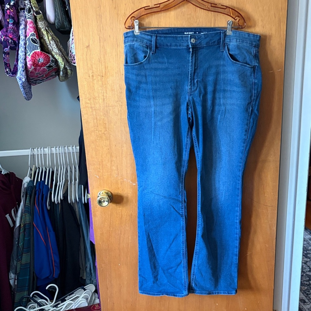 💕3/$25💕Old Navy Women's bootcut Jeans in Medium Blue Wash